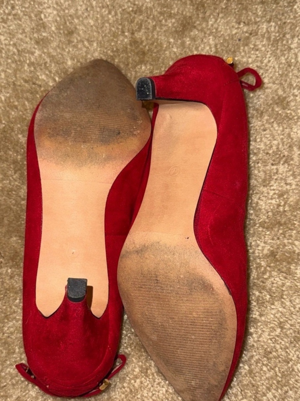 Kelly & Katie Red Pointed-Toe Bow-Back Heels - Picture 4 of 6